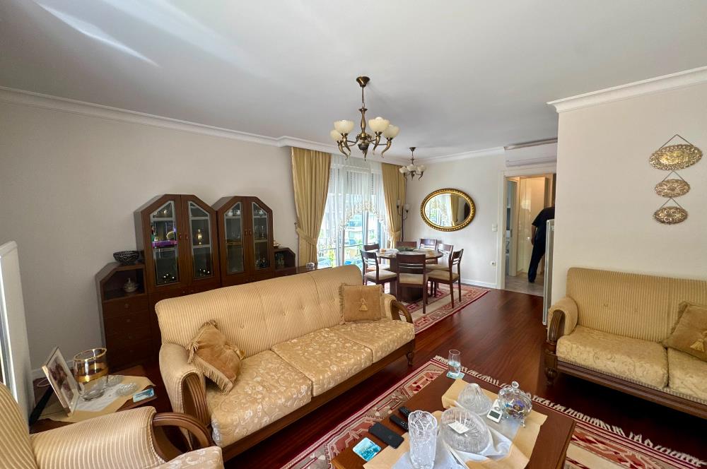 Kadıköy Sahrayıcedit Atatürk Caddesi Üzerinde Satılık 3+1