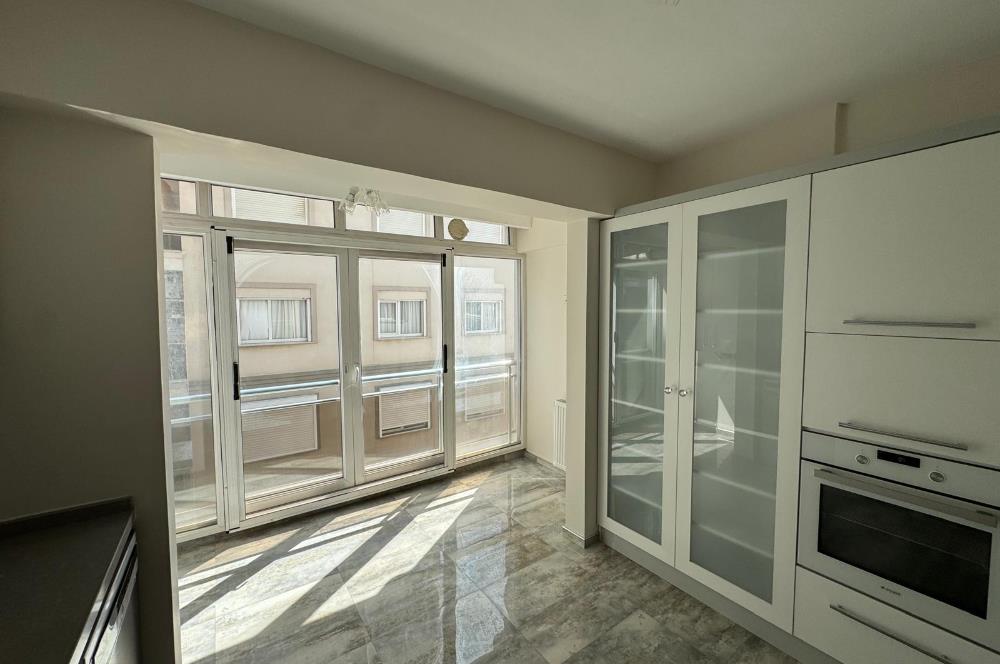 Demirköprü'de Merkezi Konumda, Tadilatlı Satılık 3+1 Daire