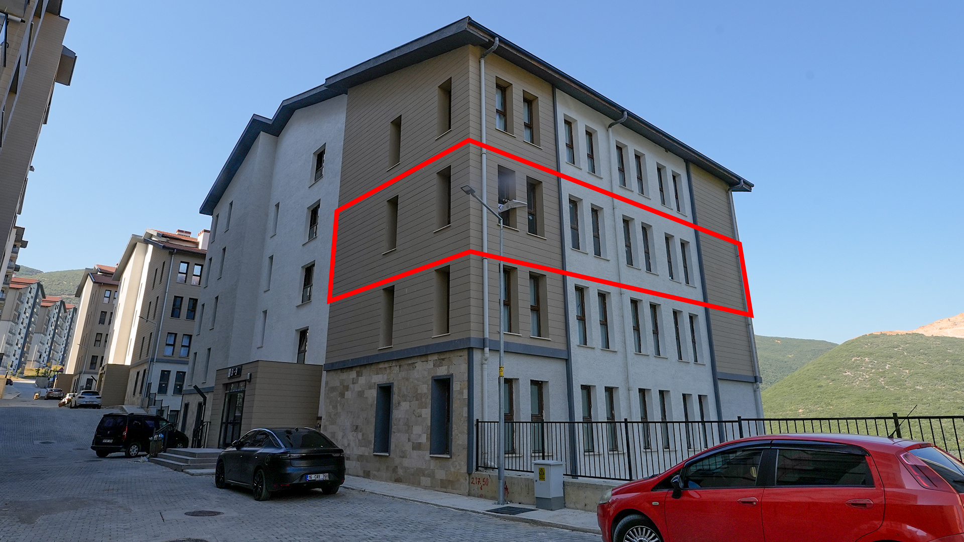 C21 Cius; Cihatlı TOKİ de Asansörlü Ara Kat 3+1 Kiralık Daire
