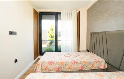 C21 CİUS;ARMUTLUDA 4 MEVSM HAVUZ KEYFİ YERDN ISITMALI İKİZ VİLLA
