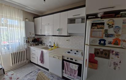 Paşaalanı Mahallesinde Satılık 3+1 Geniş Daire