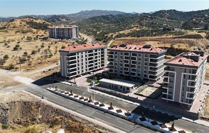 Ergenekon Mahallesinde Site İçerisinde Satılık Lüks Daire