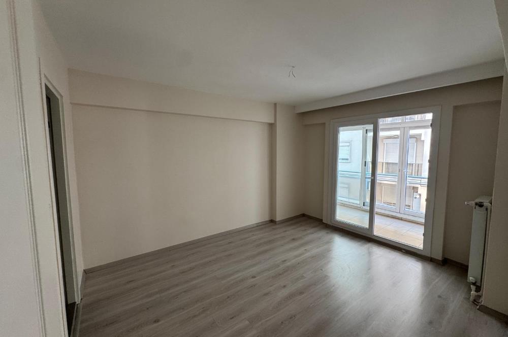 Demirköprü'de Merkezi Konumda, Tadilatlı Satılık 3+1 Daire