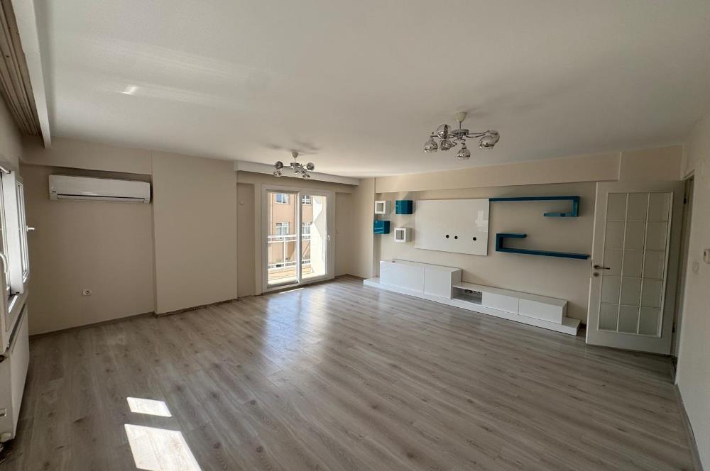 Demirköprü'de Merkezi Konumda, Tadilatlı Satılık 3+1 Daire