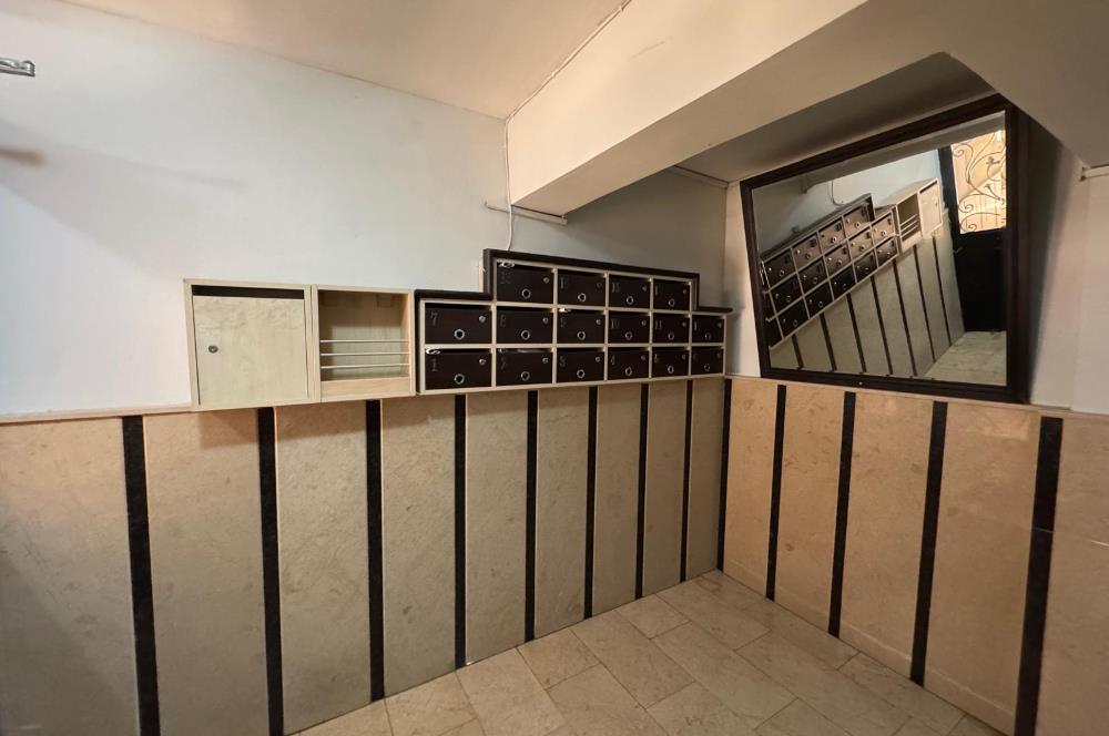Demirköprü'de Merkezi Konumda, Tadilatlı Satılık 3+1 Daire