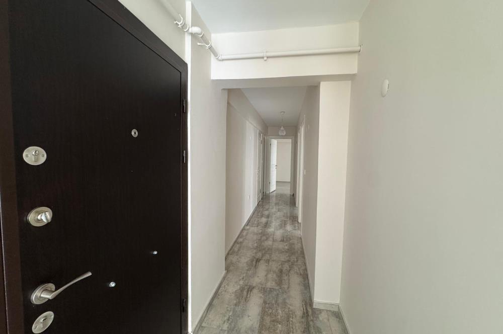 Demirköprü'de Merkezi Konumda, Tadilatlı Satılık 3+1 Daire