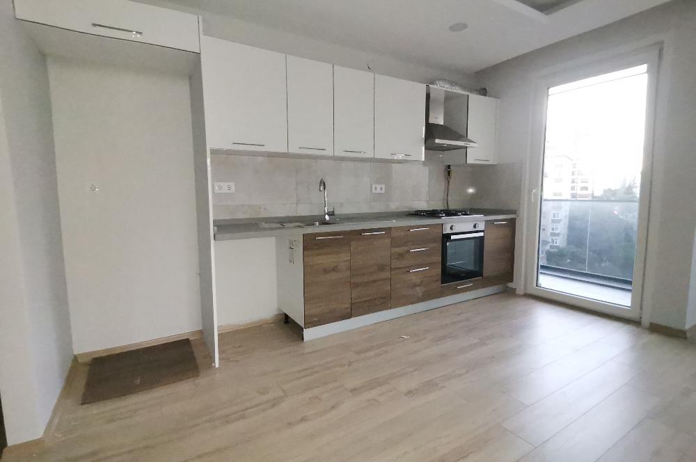 KOZYATAĞI KAYASULTAN SK 2+1 TEMİZ ARA KAT KİRALIK DAİRE