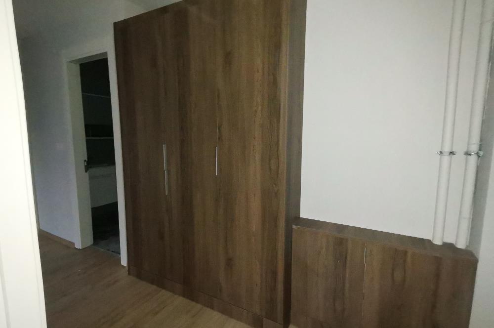KOZYATAĞI KAYASULTAN SK 2+1 TEMİZ ARA KAT KİRALIK DAİRE