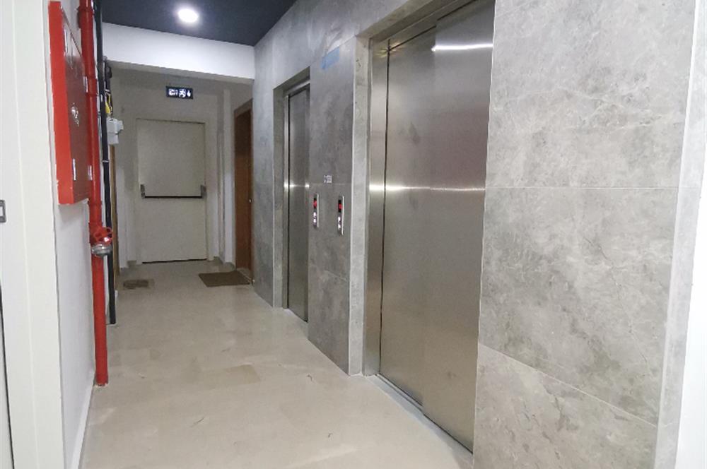 KOZYATAĞI KAYASULTAN SK 2+1 TEMİZ ARA KAT KİRALIK DAİRE