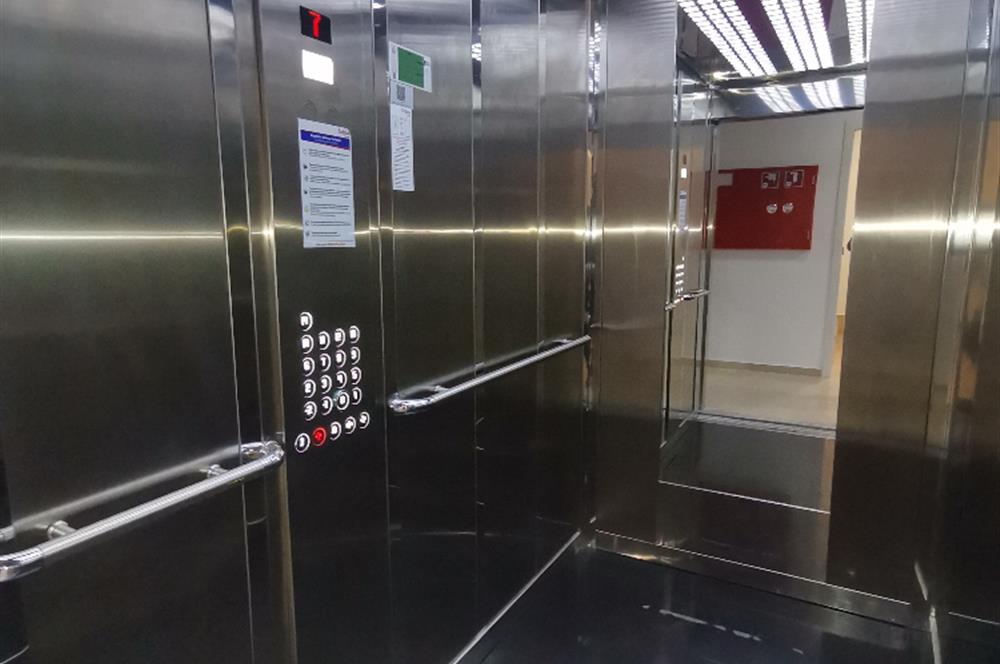 KOZYATAĞI KAYASULTAN SK 2+1 TEMİZ ARA KAT KİRALIK DAİRE