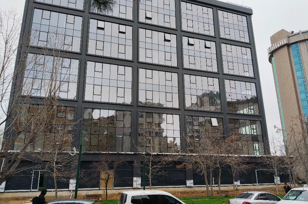 ARKIN DURUR'DAN E-5 2.BİNA HİLTON YANI 149m2 NET PLAZA OFİS KATI