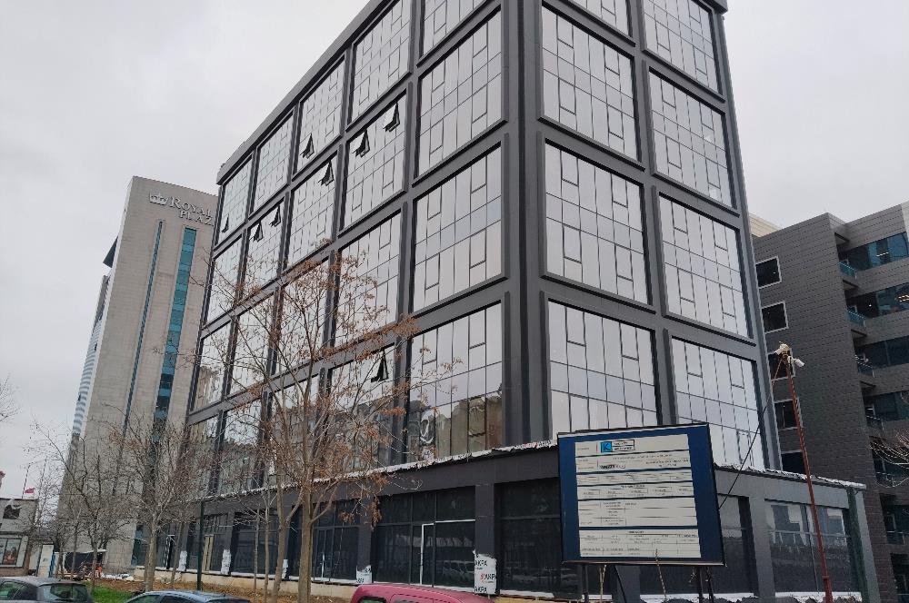 ARKIN DURUR'DAN E-5 2.BİNA HİLTON YANI 149m2 NET PLAZA OFİS KATI