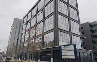 ARKIN DURUR'DAN E-5 2.BİNA HİLTON YANI 149m2 NET PLAZA OFİS KATI