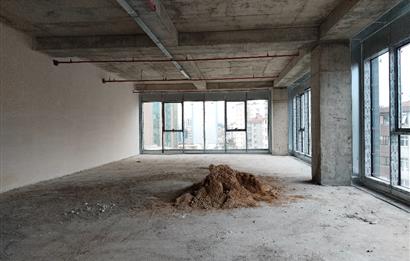 ARKIN DURUR'DAN E-5 2.BİNA HİLTON YANI 149m2 NET PLAZA OFİS KATI