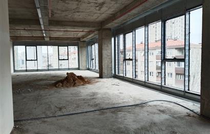 ARKIN DURUR'DAN E-5 2.BİNA HİLTON YANI 149m2 NET PLAZA OFİS KATI