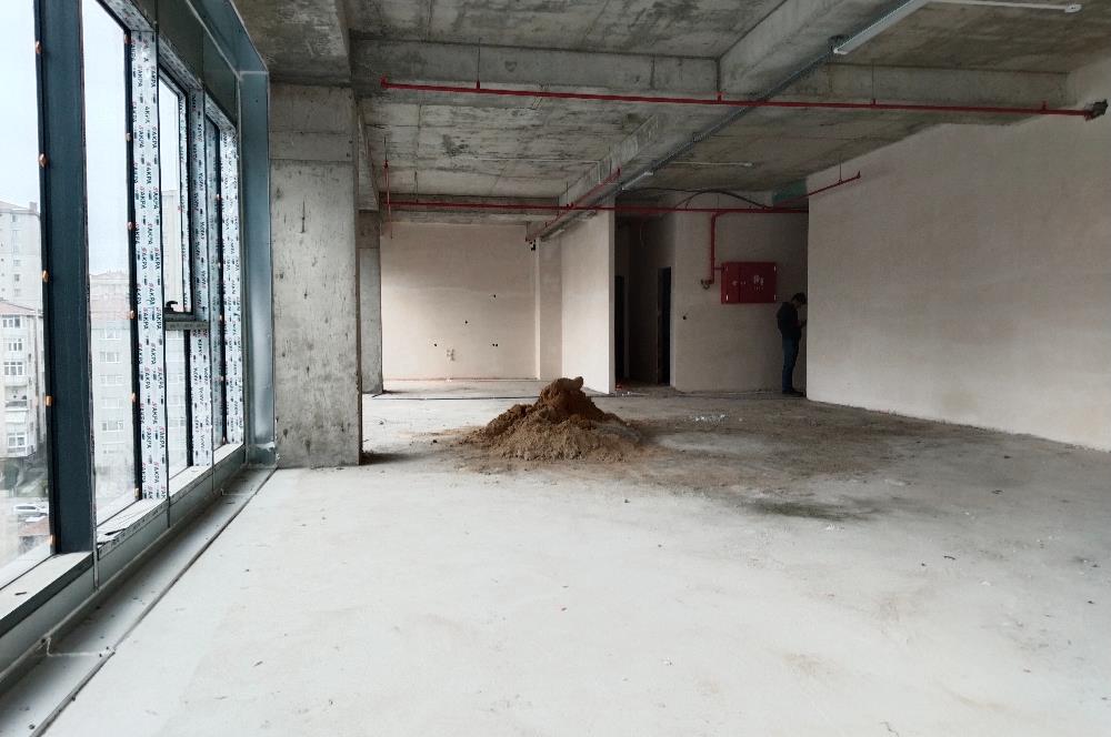 ARKIN DURUR'DAN E-5 2.BİNA HİLTON YANI 149m2 NET PLAZA OFİS KATI