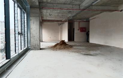 ARKIN DURUR'DAN E-5 2.BİNA HİLTON YANI 149m2 NET PLAZA OFİS KATI