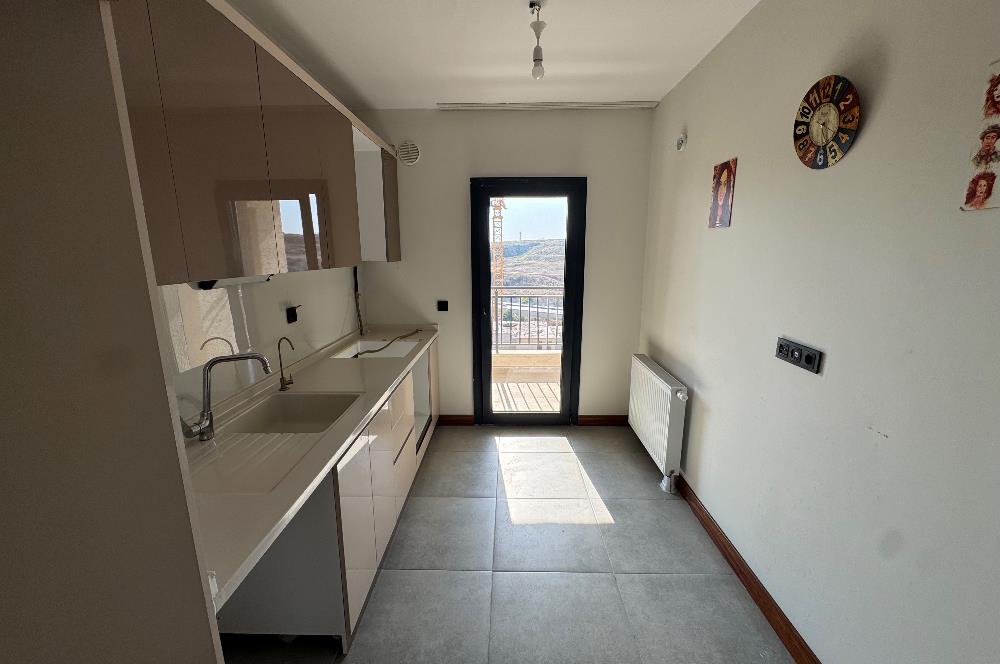 TUZLA AYDINLI TOKİ DE 2+1 KİRALIK DAİRE