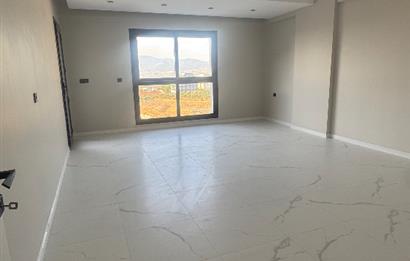 Ergenekon Mahallesinde Site İçerisinde Satılık Lüks Daire