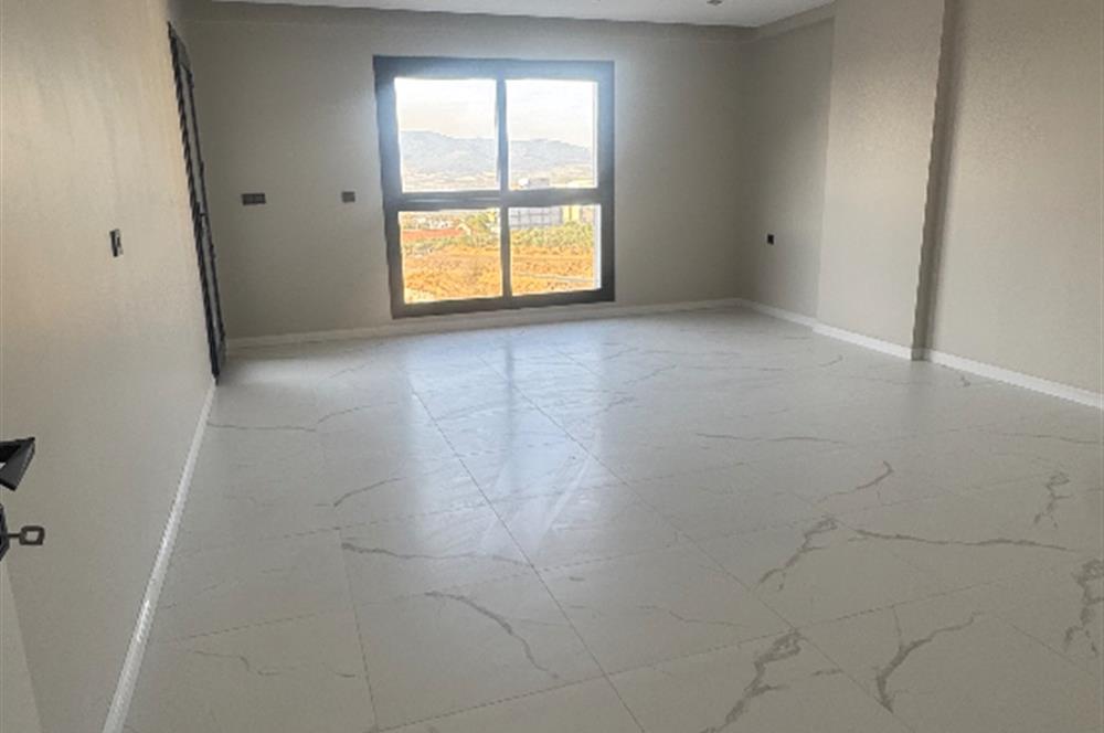 Ergenekon Mahallesinde Site İçerisinde Satılık Lüks Daire