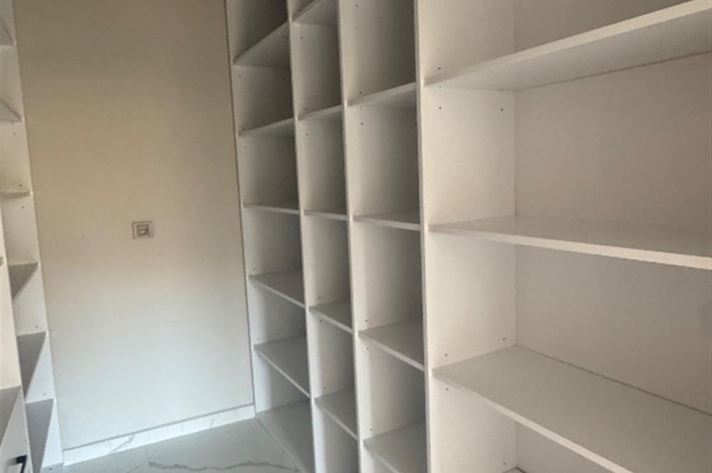 Ergenekon Mahallesinde Site İçerisinde Satılık Lüks Daire