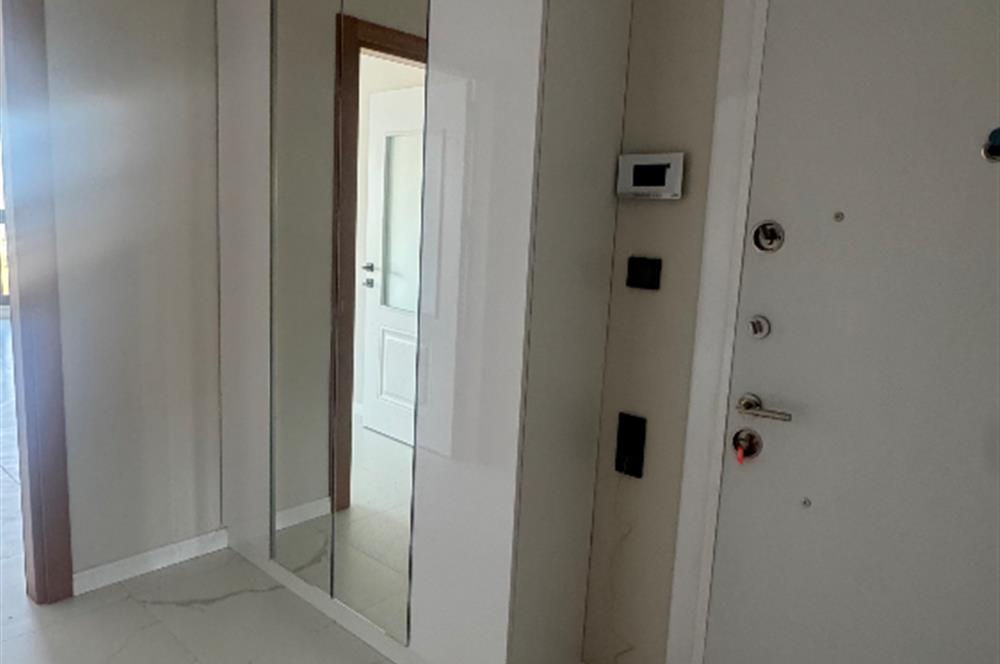 Ergenekon Mahallesinde Site İçerisinde Satılık Lüks Daire