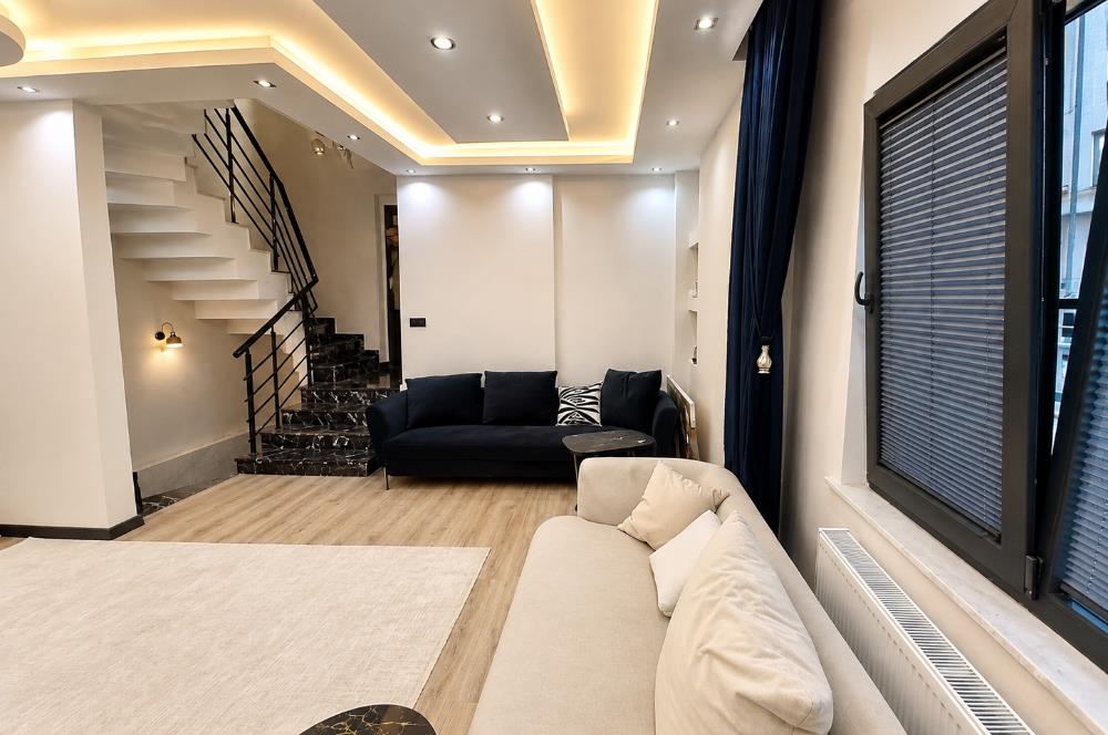 KARESİ KUVAYI MİLLİYE MAHALLESİ'NDE SATILIK LÜKS 5+2 TERASLI TRİPLEX VİLLA