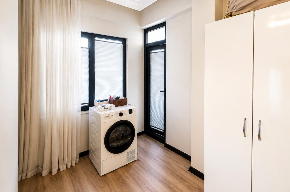 KARESİ KUVAYI MİLLİYE MAHALLESİ'NDE SATILIK LÜKS 5+2 TERASLI TRİPLEX VİLLA