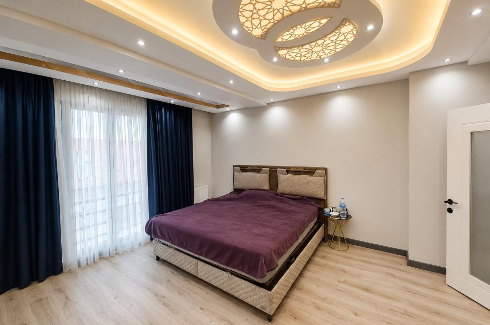 KARESİ KUVAYI MİLLİYE MAHALLESİ'NDE SATILIK LÜKS 5+2 TERASLI TRİPLEX VİLLA