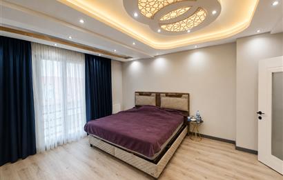 KARESİ KUVAYI MİLLİYE MAHALLESİ'NDE SATILIK LÜKS 5+2 TERASLI TRİPLEX VİLLA