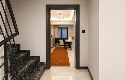 KARESİ KUVAYI MİLLİYE MAHALLESİ'NDE SATILIK LÜKS 5+2 TERASLI TRİPLEX VİLLA