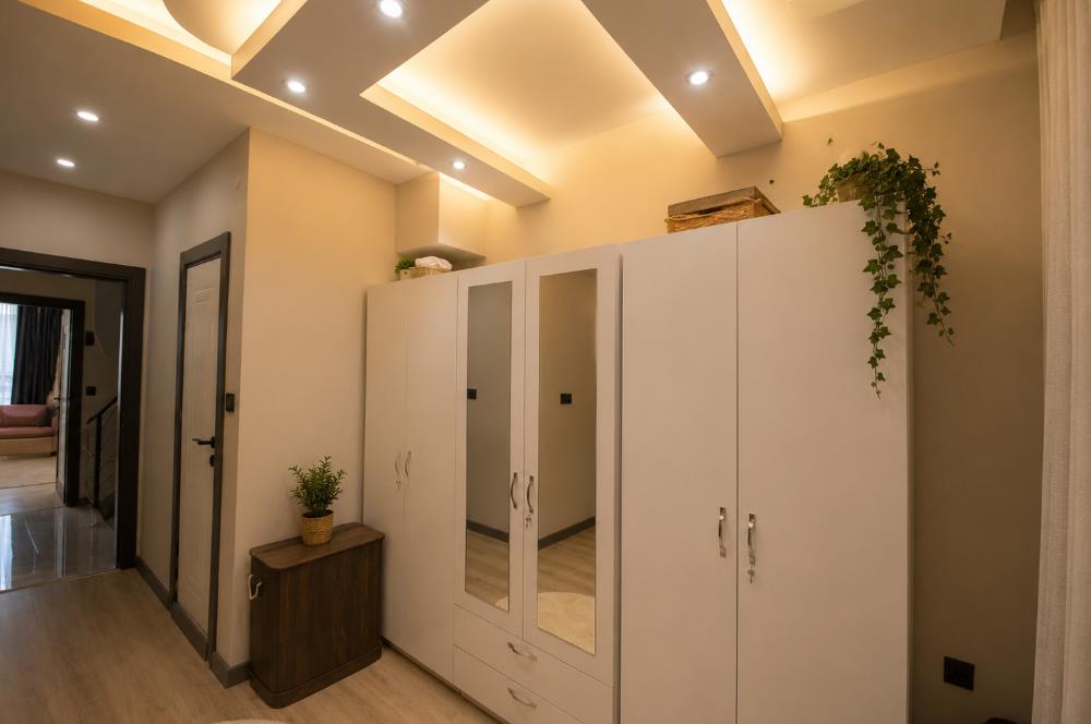 KARESİ KUVAYI MİLLİYE MAHALLESİ'NDE SATILIK LÜKS 5+2 TERASLI TRİPLEX VİLLA