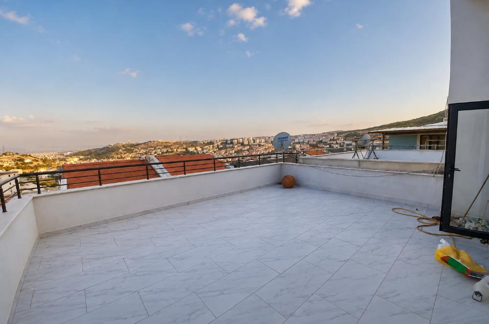 KARESİ KUVAYI MİLLİYE MAHALLESİ'NDE SATILIK LÜKS 5+2 TERASLI TRİPLEX VİLLA
