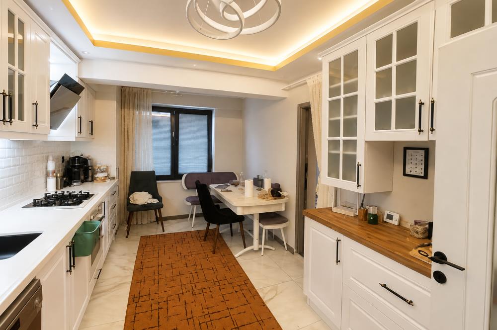 KARESİ KUVAYI MİLLİYE MAHALLESİ'NDE SATILIK LÜKS 5+2 TERASLI TRİPLEX VİLLA
