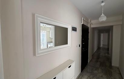 Demirköprü'de Merkezi Konumda, Tadilatlı Satılık 3+1 Daire