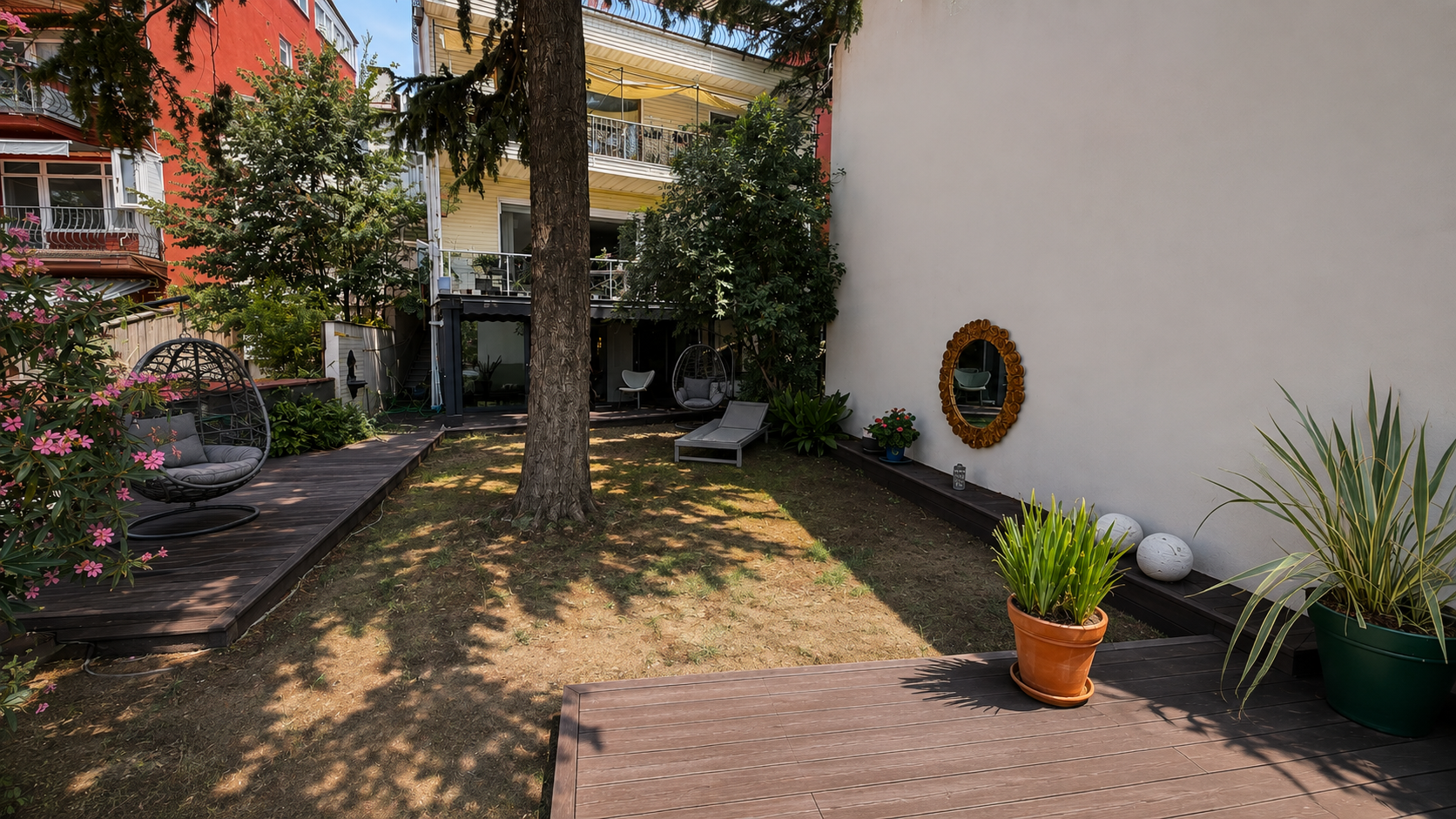 Yeniköy'de Boğaz manzaralı, içi yenilenmiş, eşyalı 2+1 kiralık