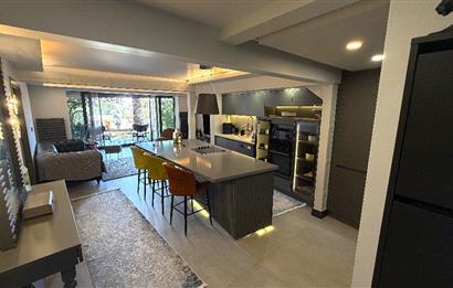 Yeniköy'de Boğaz manzaralı, içi yenilenmiş, eşyalı 2+1 kiralık