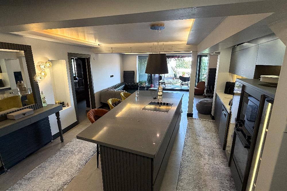 Yeniköy'de Boğaz manzaralı, içi yenilenmiş, eşyalı 2+1 kiralık