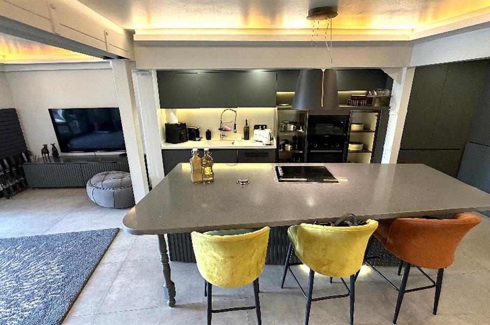Yeniköy'de Boğaz manzaralı, içi yenilenmiş, eşyalı 2+1 kiralık