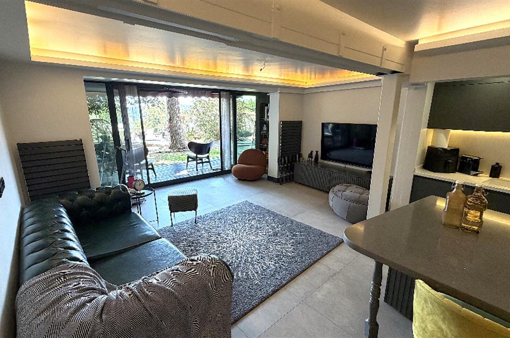 Yeniköy'de Boğaz manzaralı, içi yenilenmiş, eşyalı 2+1 kiralık