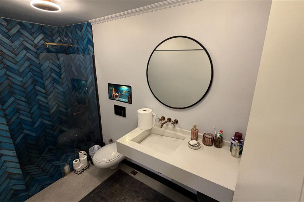 Yeniköy'de Boğaz manzaralı, içi yenilenmiş, eşyalı 2+1 kiralık