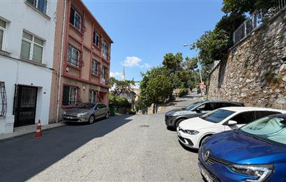 Yeniköy'de Boğaz manzaralı, içi yenilenmiş, eşyalı 2+1 kiralık