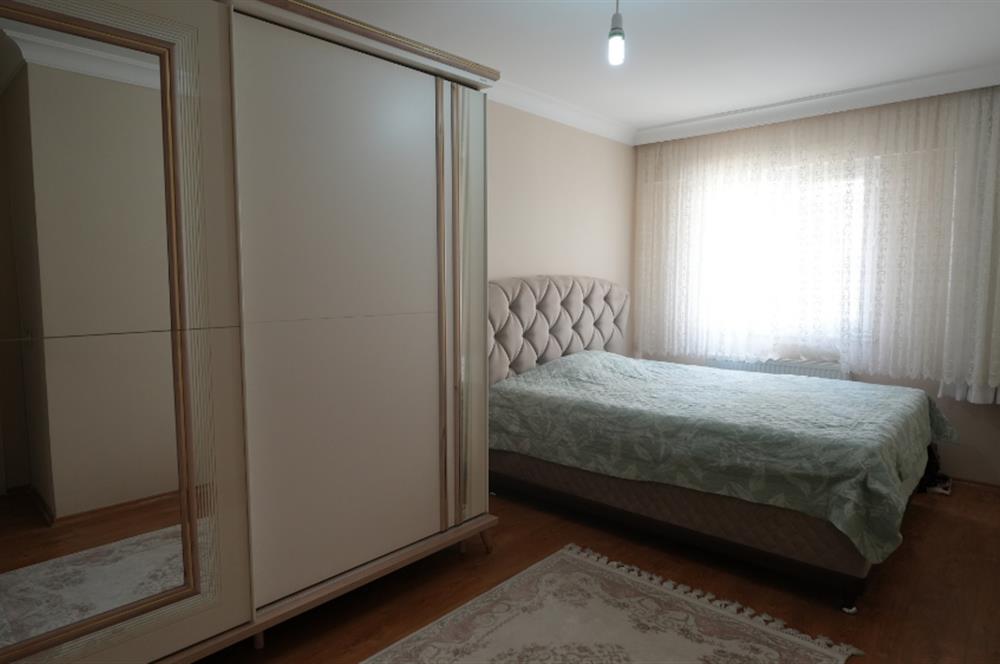 C21 Cius; Kapalı Pazar Civarı Dükkan Üstü 3+1 Satılık Daire