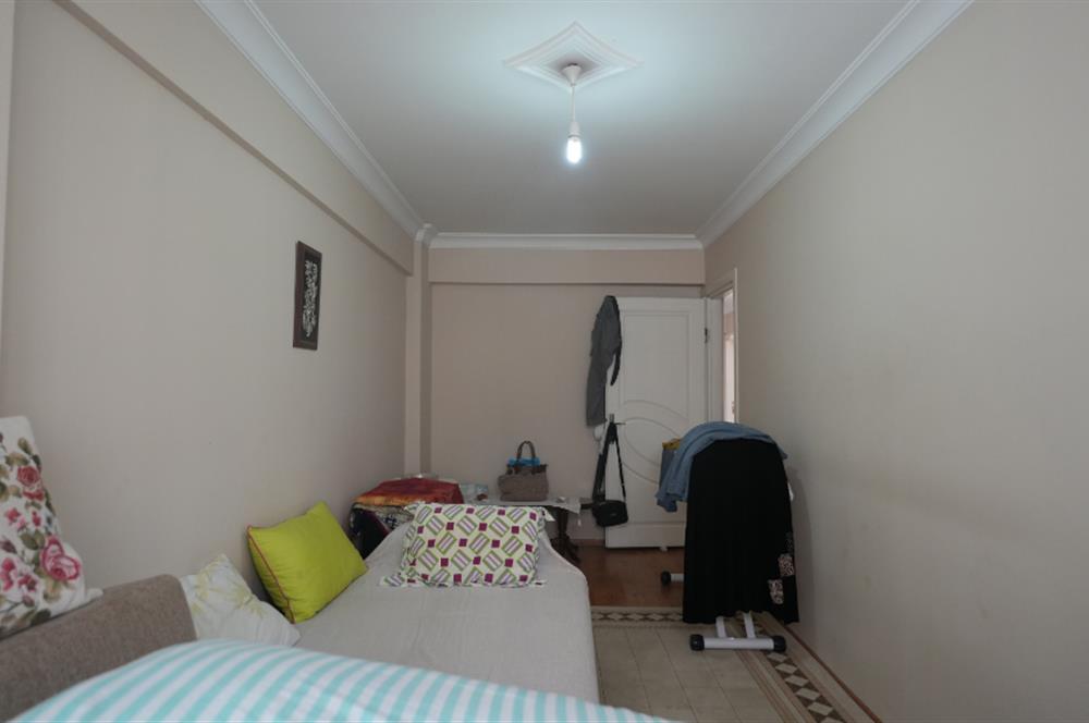C21 Cius; Kapalı Pazar Civarı Dükkan Üstü 3+1 Satılık Daire