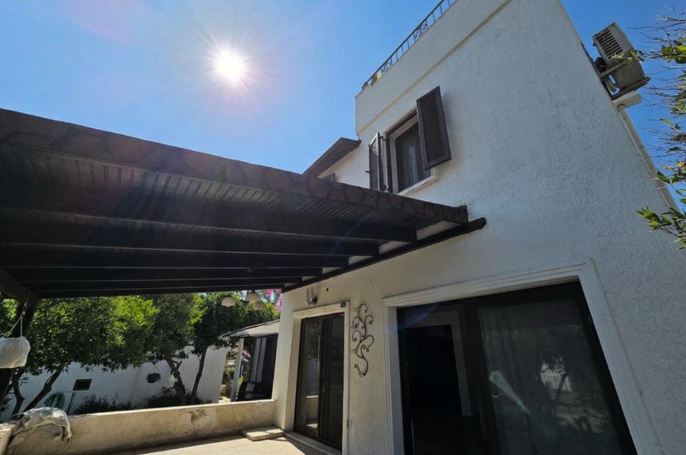 Koyunbaba Sahilde Havuzlu Sitede 3+1 Tripleks Bahçeli Müstakil