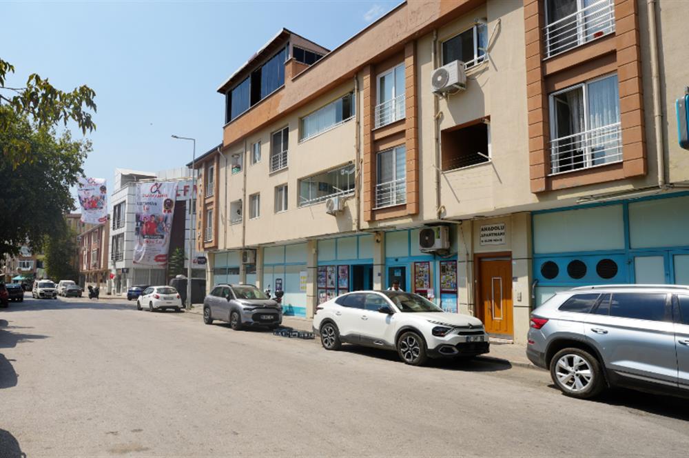 C21 Cius; Kapalı Pazar Civarı Dükkan Üstü 3+1 Satılık Daire