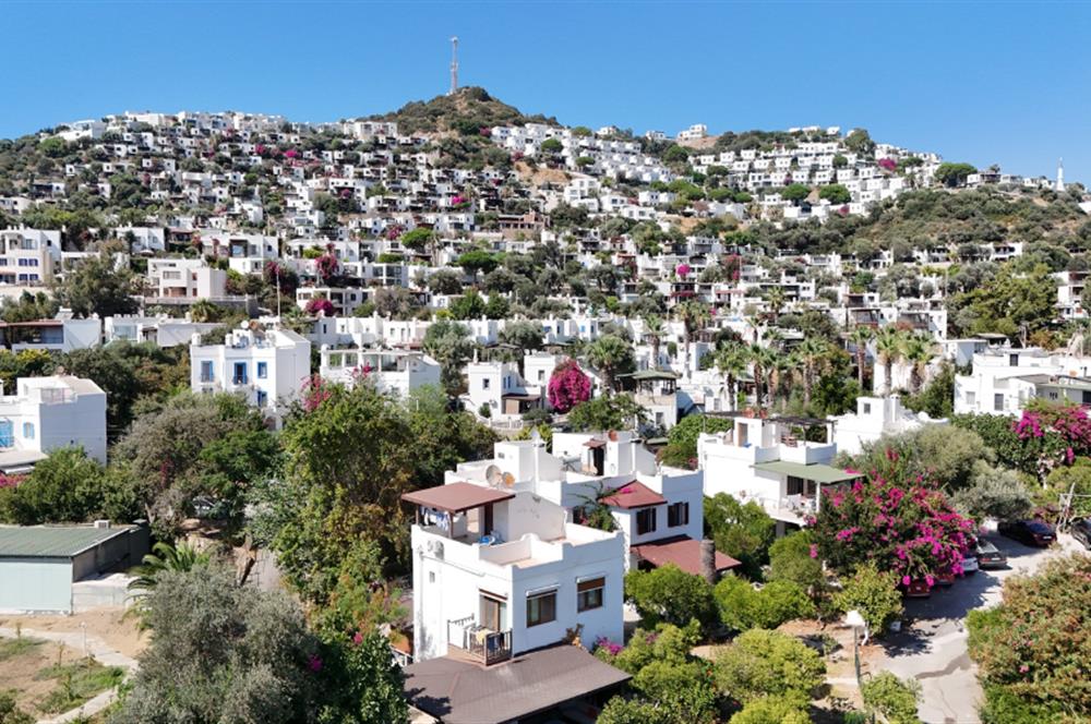 Koyunbaba Sahilde Havuzlu Sitede 3+1 Tripleks Bahçeli Müstakil