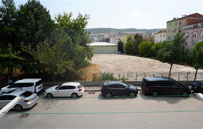 C21 Cius; Kapalı Pazar Civarı Dükkan Üstü 3+1 Satılık Daire