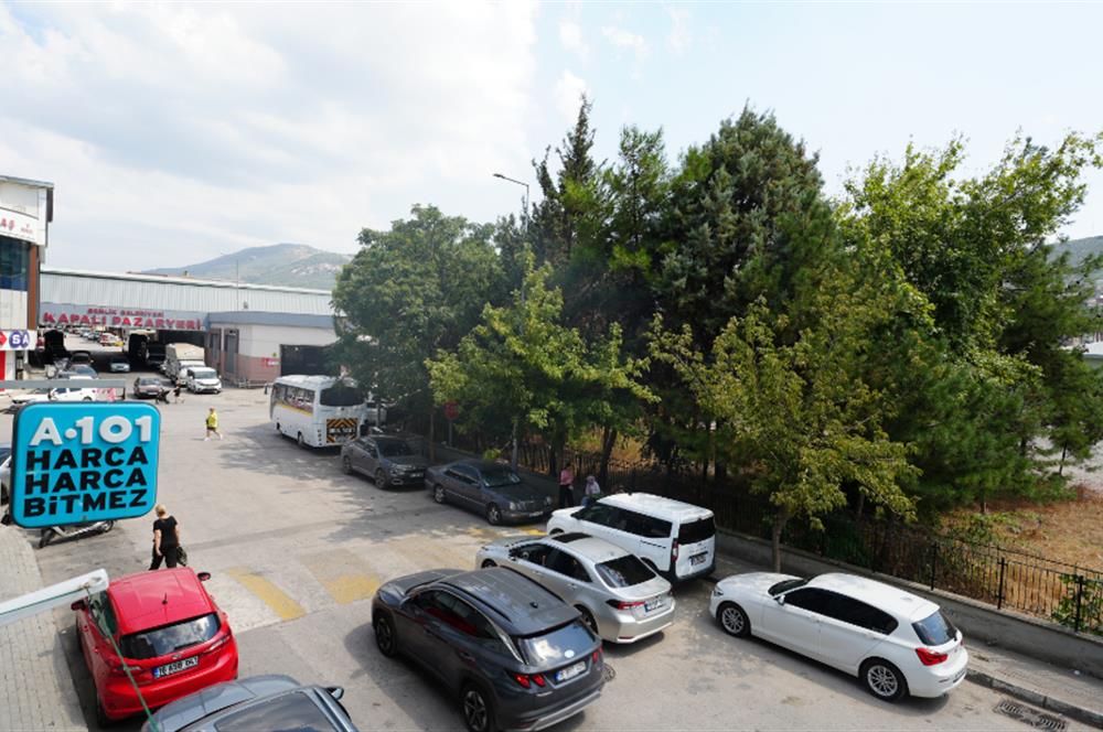 C21 Cius; Kapalı Pazar Civarı Dükkan Üstü 3+1 Satılık Daire