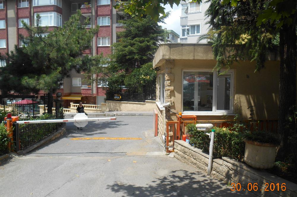ACİL KUŞOYOLU BARBAROS MURAT SİTEDE 3.KAT SATILIK KENTSELDE